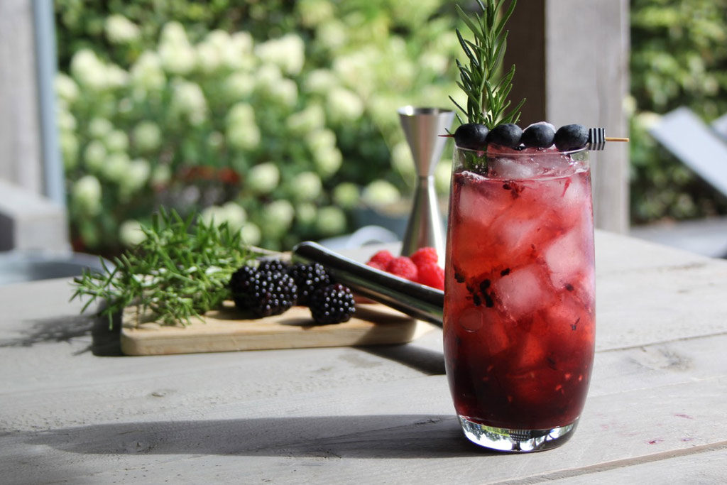 Red Louisa mocktail met rood fruit